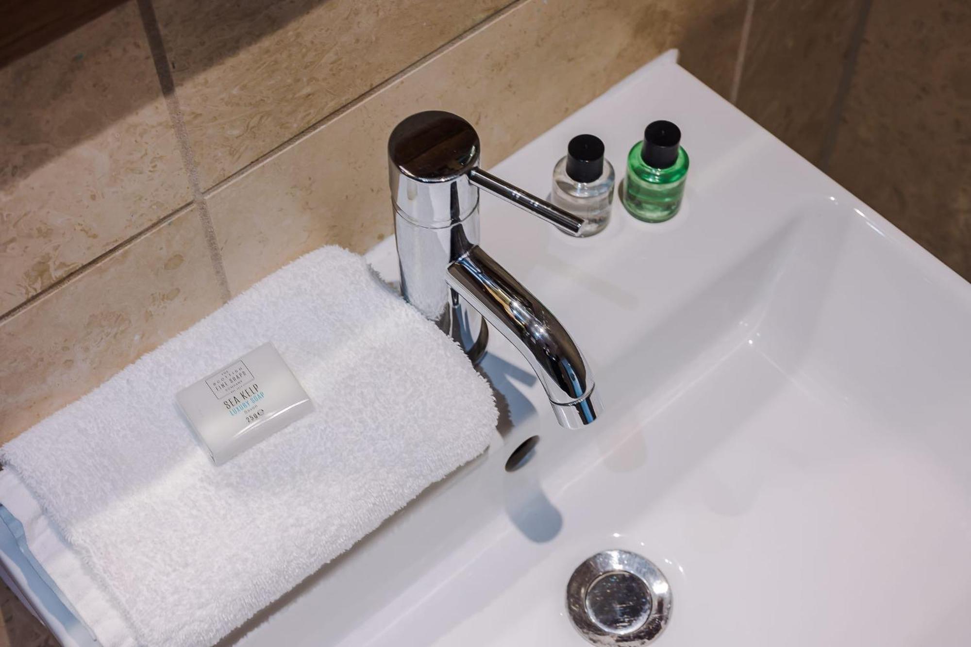 Host & Stay - The Waterfront Hideaway Liverpool Exteriör bild