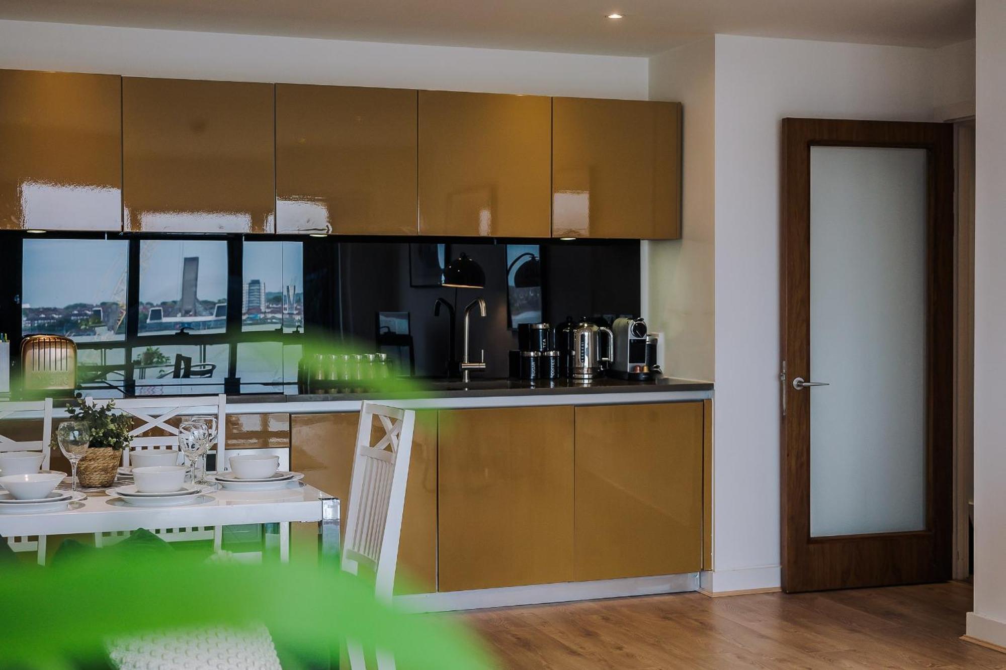 Host & Stay - The Waterfront Hideaway Liverpool Exteriör bild