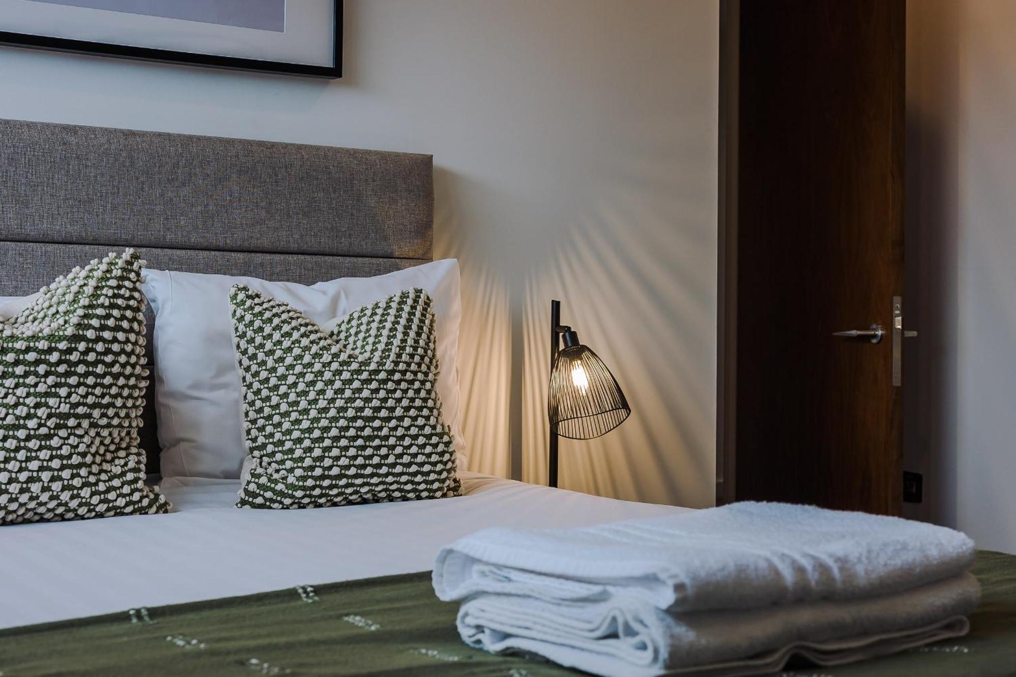 Host & Stay - The Waterfront Hideaway Liverpool Exteriör bild